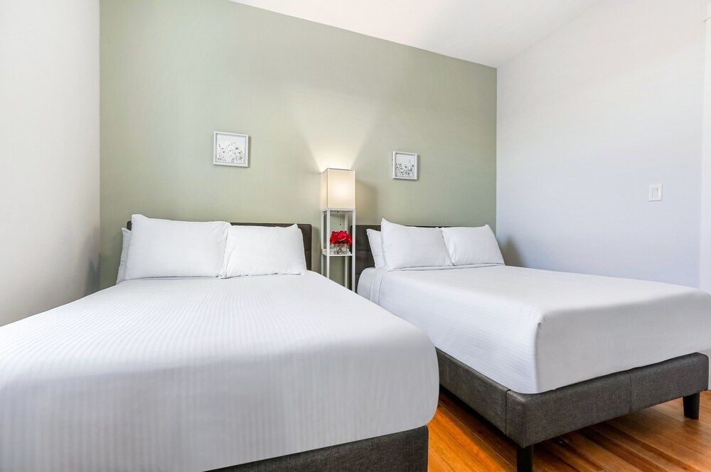 Exclusive Condo, 5 Bedrooms