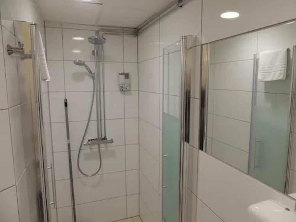 Ronneby Cityhotell Family Room, Private Bathroom 6