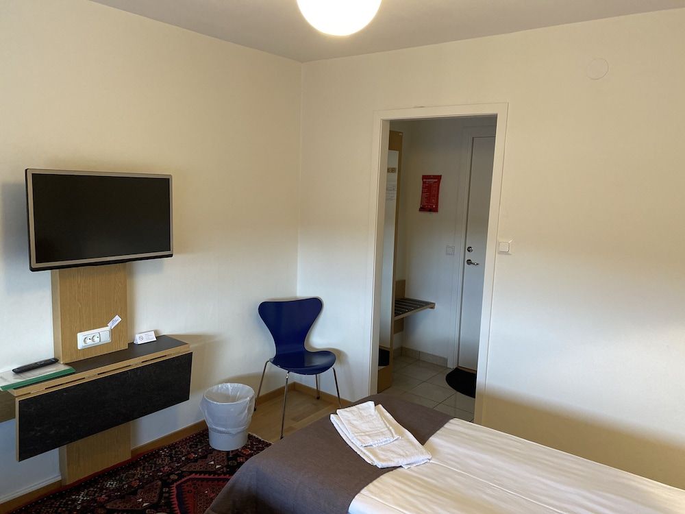 Ronneby Cityhotell Twin Room (Private WC, Shared shower) 8