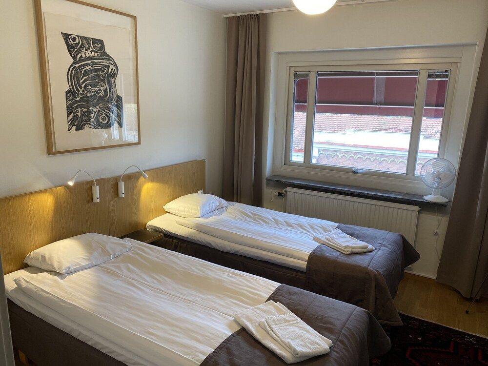 Ronneby Cityhotell Twin Room (Private WC, Shared shower) 2