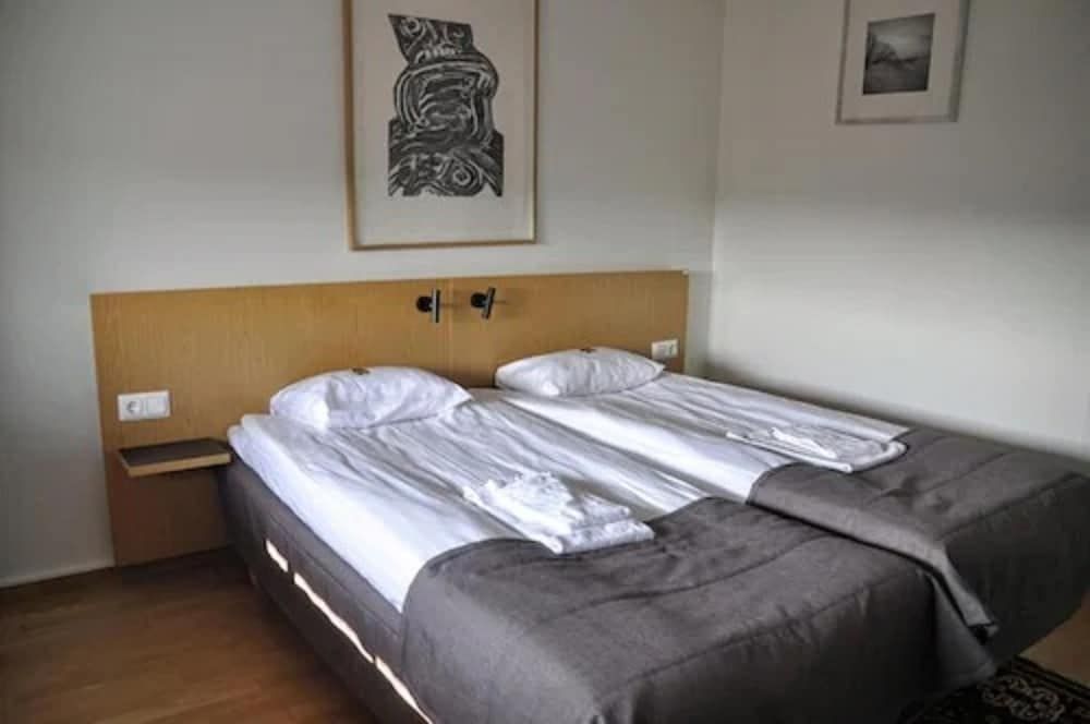Ronneby Cityhotell Twin Room (Private WC, Shared shower) 4