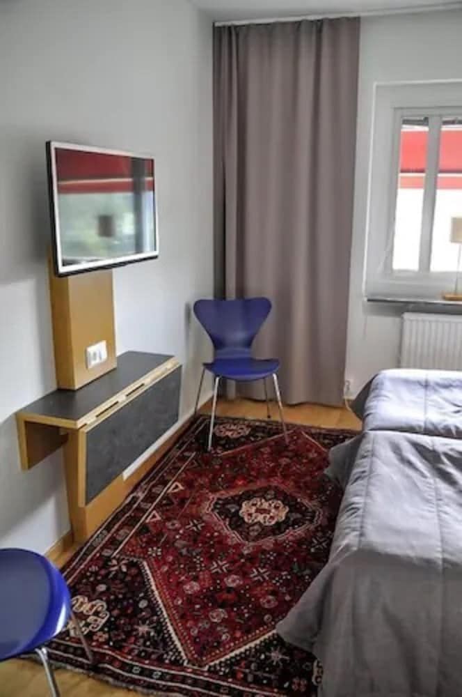 Ronneby Cityhotell Twin Room (Private WC, Shared shower) 9