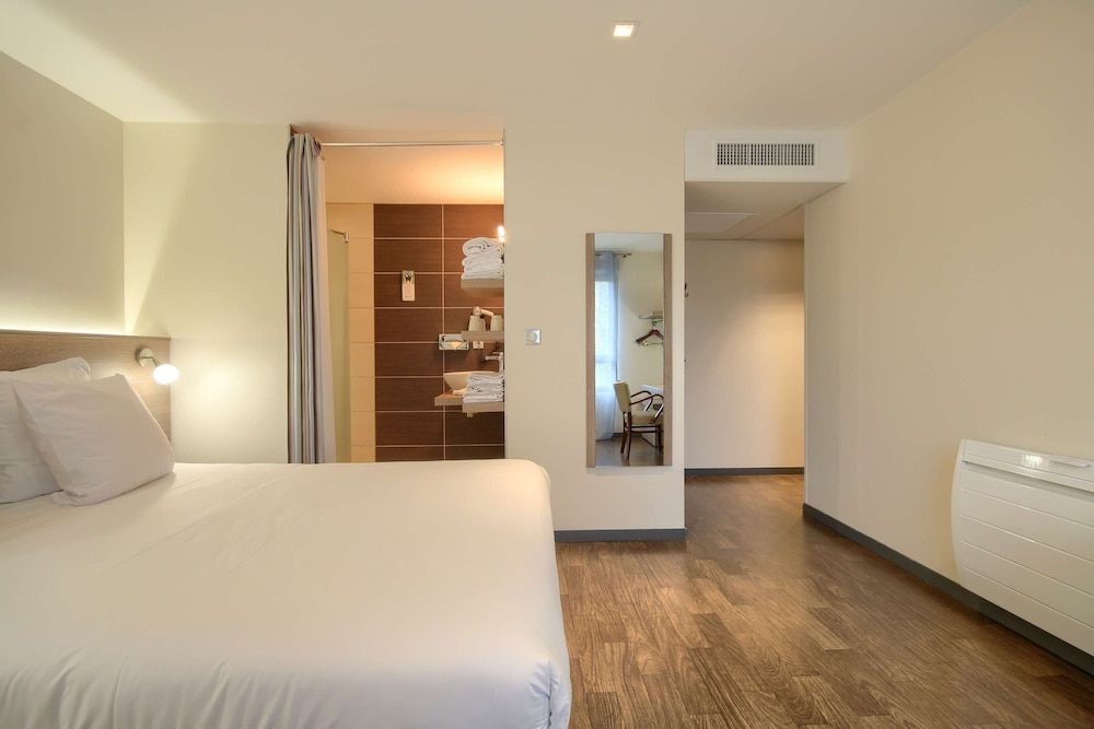 Sure Hotel by Best Western Reims Nord Family Room, Multiple Beds, Non Smoking 4
