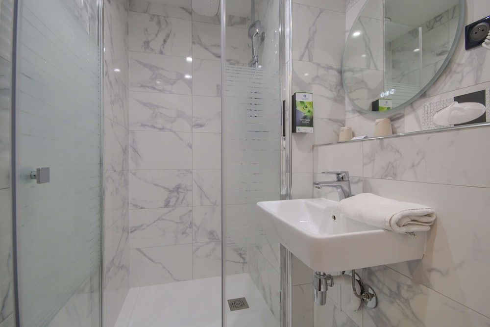 Sure Hotel by Best Western Reims Nord Classic Room, 1 Double Bed, Non Smoking (Small Room) 4