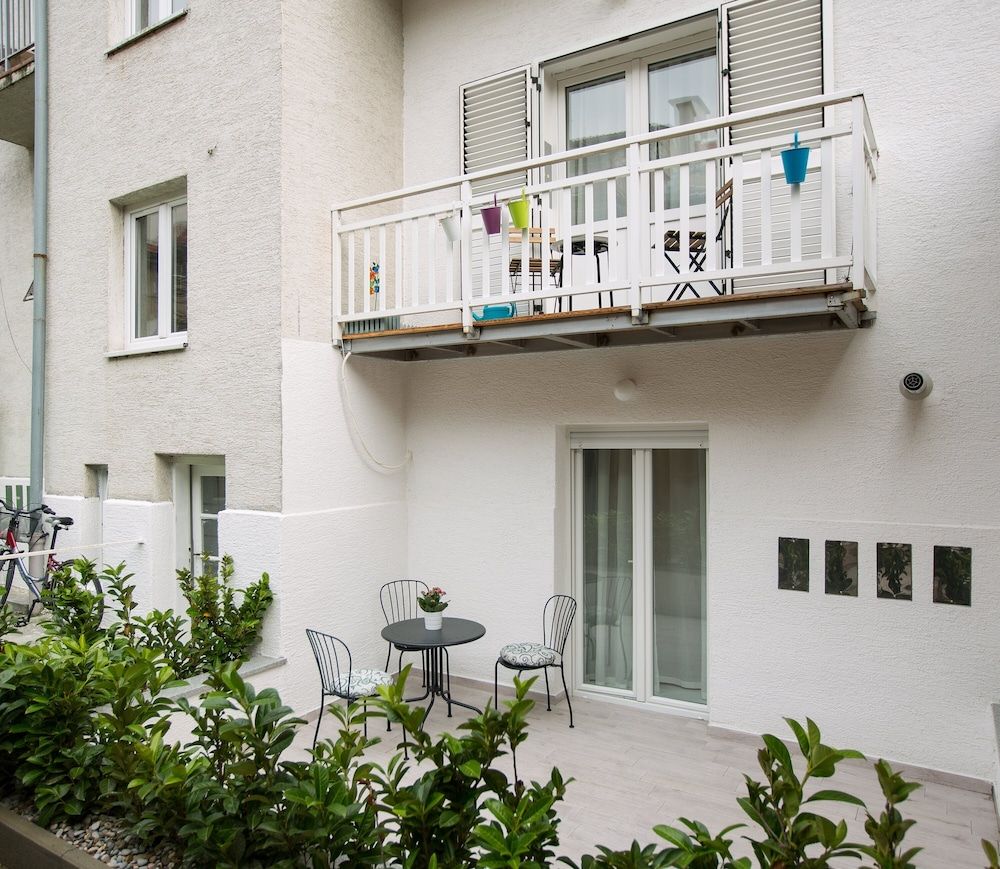 Witty Please & Bardot City Studio 18