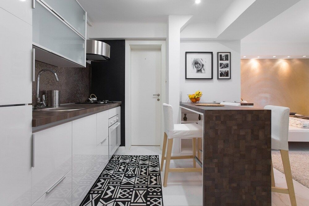 Witty Please & Bardot City Studio 7