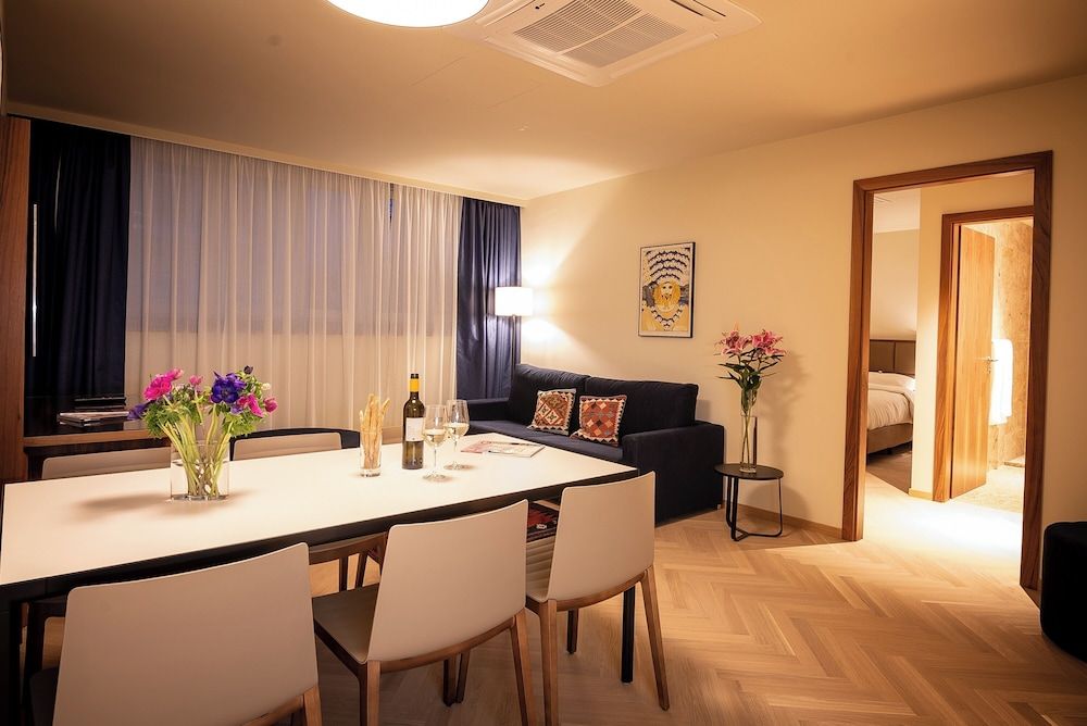 EST Residence Schoenbrunn Vienna - contactless check-in Superior Apartment, Garden View 7