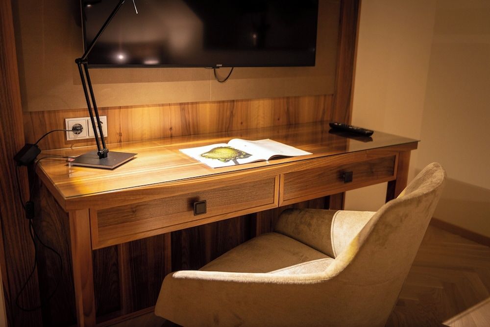 EST Residence Schoenbrunn Vienna - contactless check-in Superior Apartment, Garden View 6