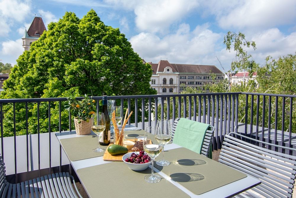 EST Residence Schoenbrunn Vienna - contactless check-in Superior Apartment, Garden View 3