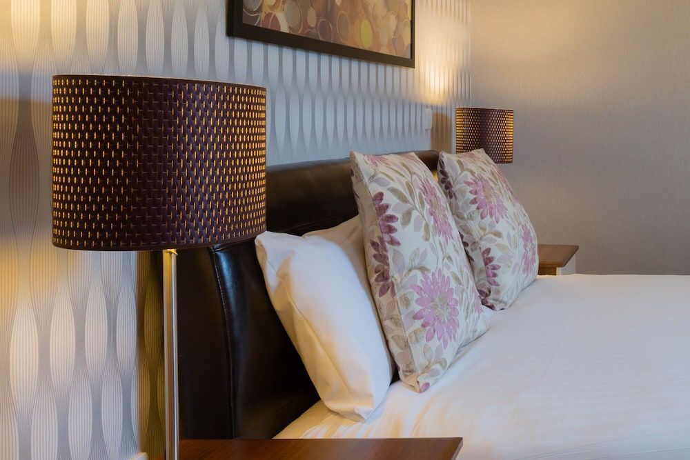 Advocate Arms Hotel King Double Room 2