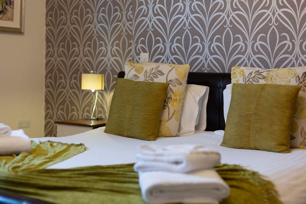 Advocate Arms Hotel Super King Double Room 10