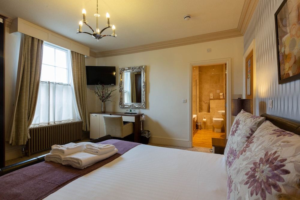 Advocate Arms Hotel King Double Room 3