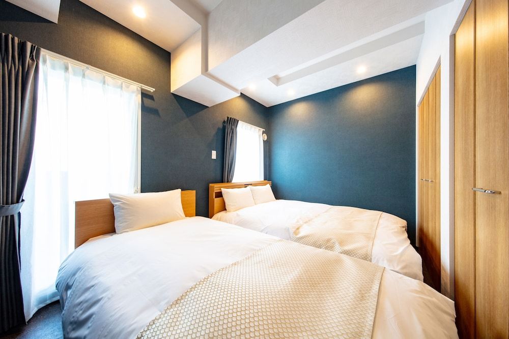 AMERICA Triple Room