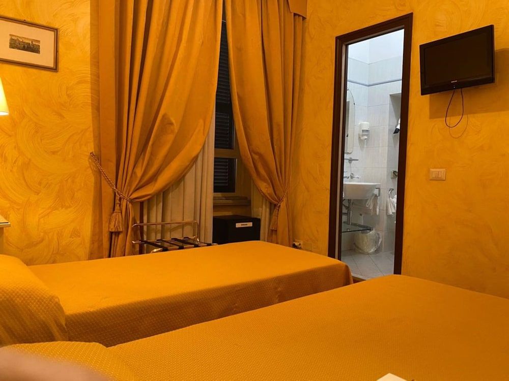 Sweet Dream Roma Termini Double or Twin Room 11