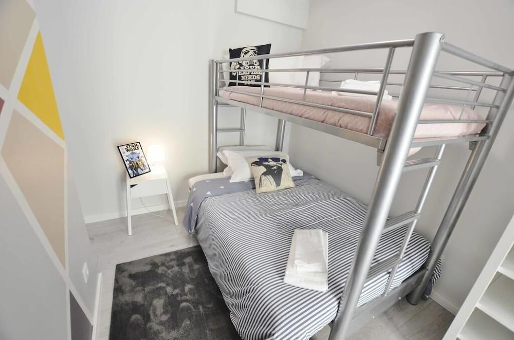 The Red Jedi Apartment, 2 Bedrooms (Stormtrooper)