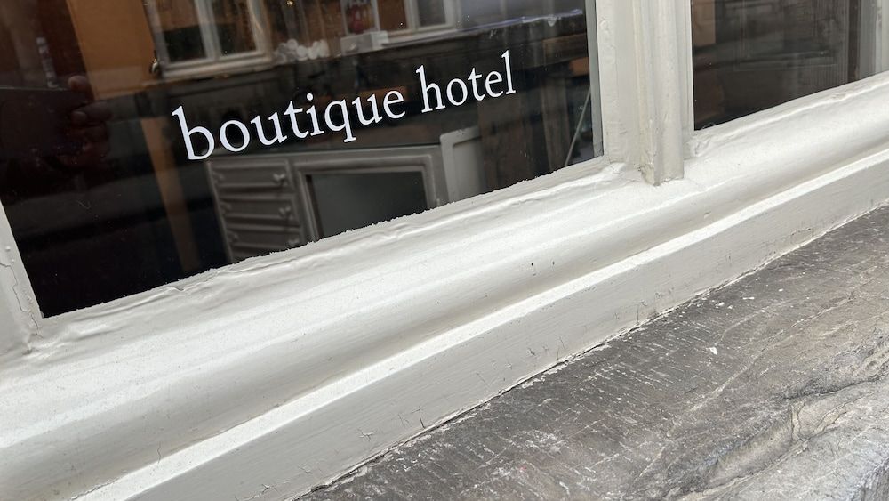 undefined Hotel BE41 5