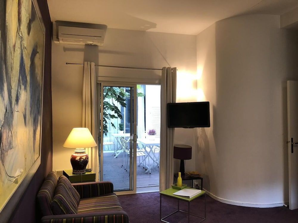 undefined Patio de l'Intendance 9