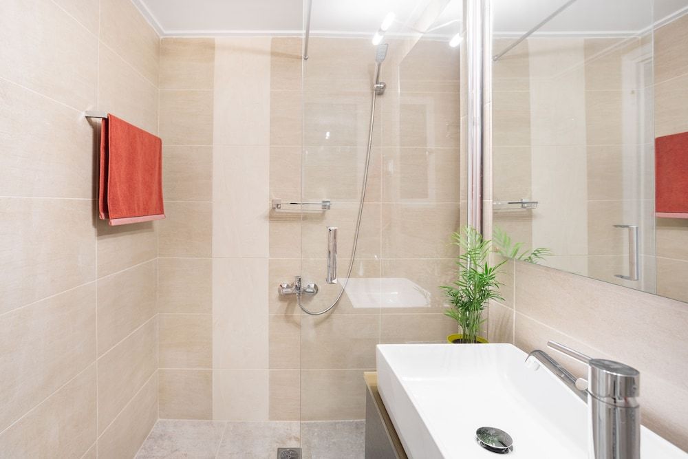 A short walk to Syntagma and Plaka Apartment, 2 Bedrooms 26