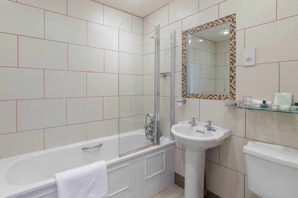 Mullion Cove Hotel & Spa Double Room, Partial Sea View 4