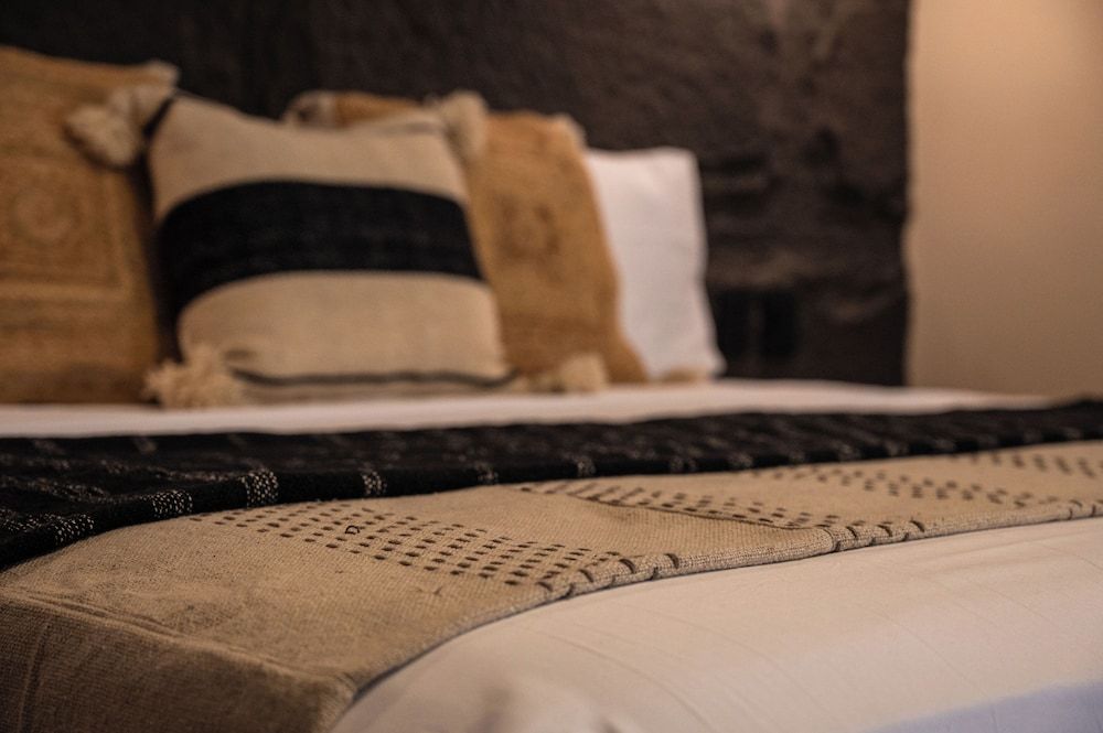 Casa Aakal Lagoon Front Deluxe Room 4