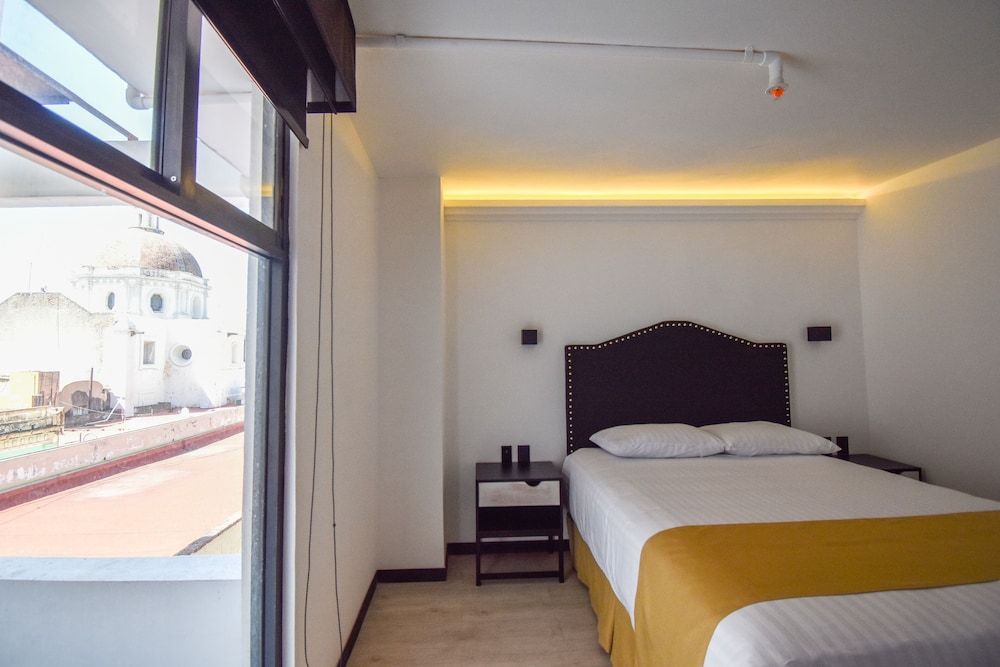 Hotel Tamara Room, 1 Queen Bed, Courtyard View 6