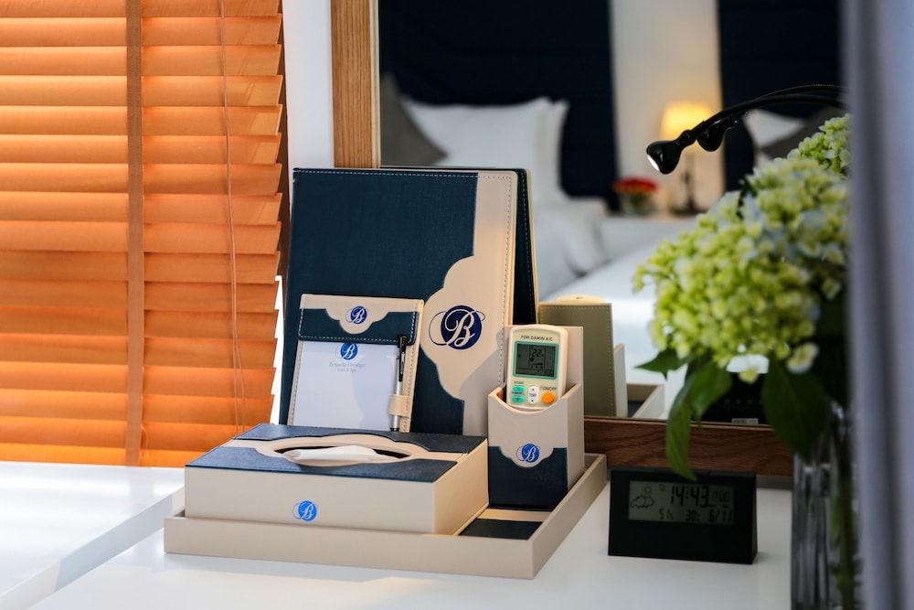 Hanoi Backpackers Hostel & Rooftop bar Family Room, City View 9