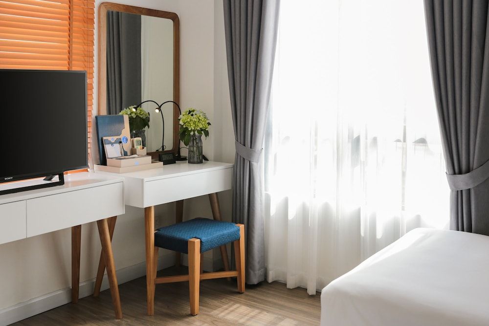 Hanoi Backpackers Hostel & Rooftop bar Family Room, City View 11