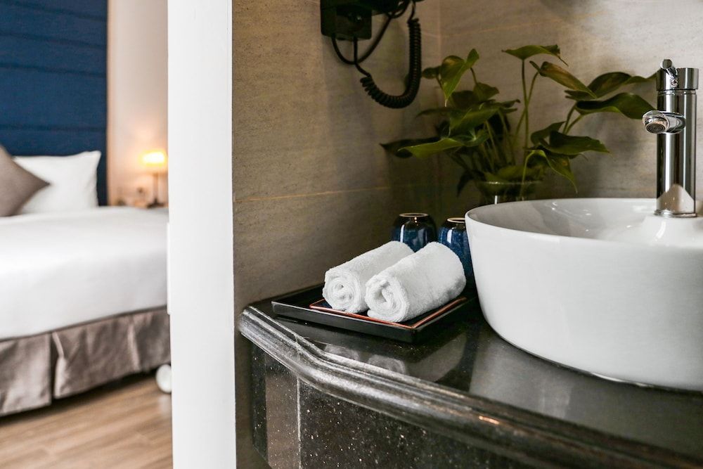 undefined Hanoi Backpackers Hostel & Rooftop bar 2