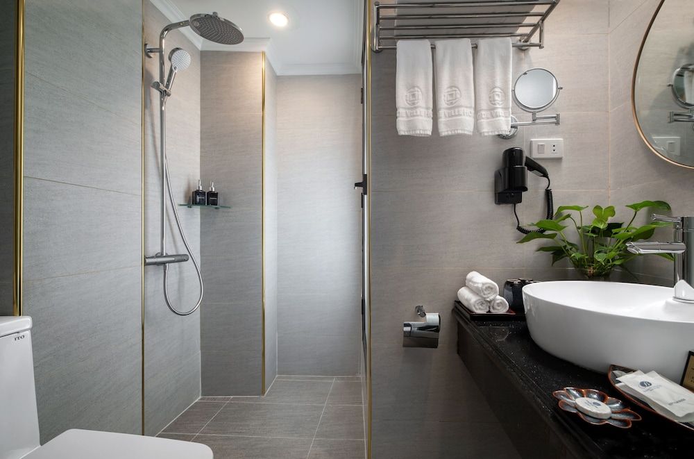 Hanoi Backpackers Hostel & Rooftop bar Family Room, City View 6