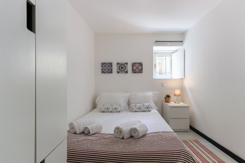 undefined Tailor Made Flat in Central Bairro Alto 3