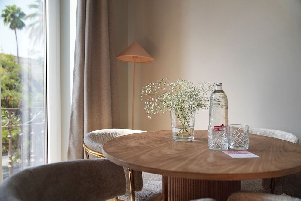 Numa Seville Prestigio 2 Bedroom Apartment with Balcony 9