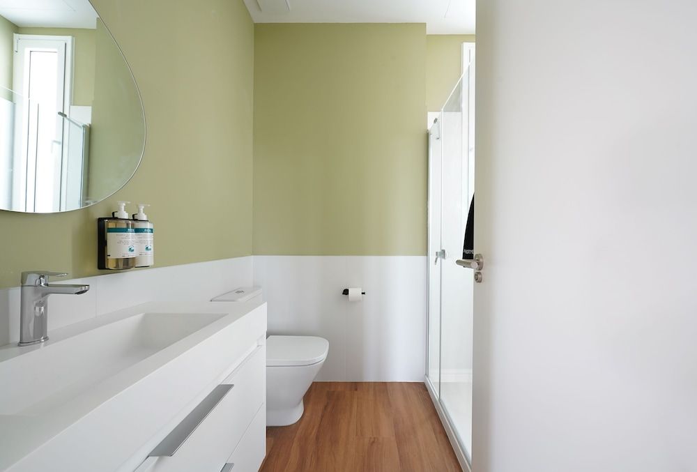 Numa Seville Prestigio 3 Bedroom Apartment with Balcony 8