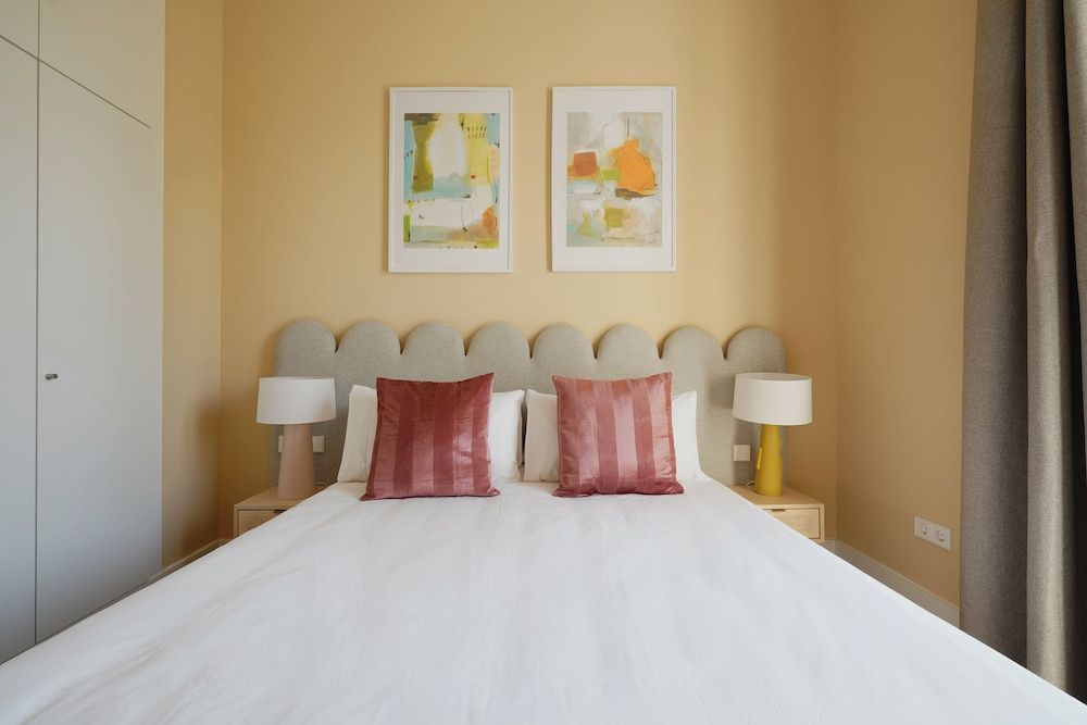 undefined Numa Seville Prestigio 10