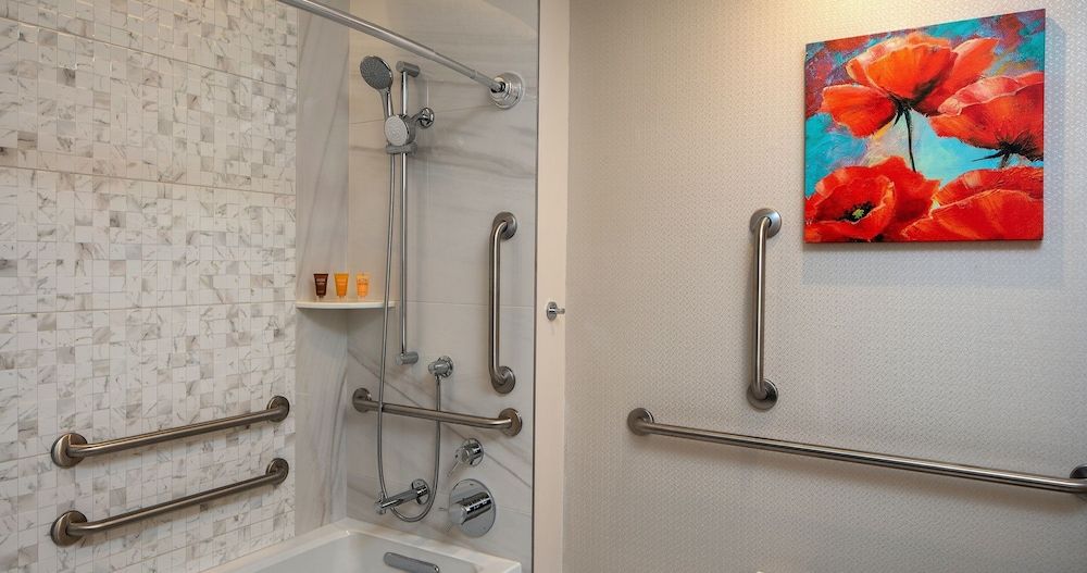 Southland Casino Hotel Deluxe Room, 1 King Bed, Accessible 5