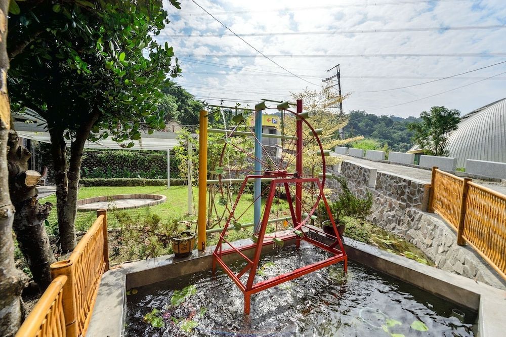 Children's Play Area