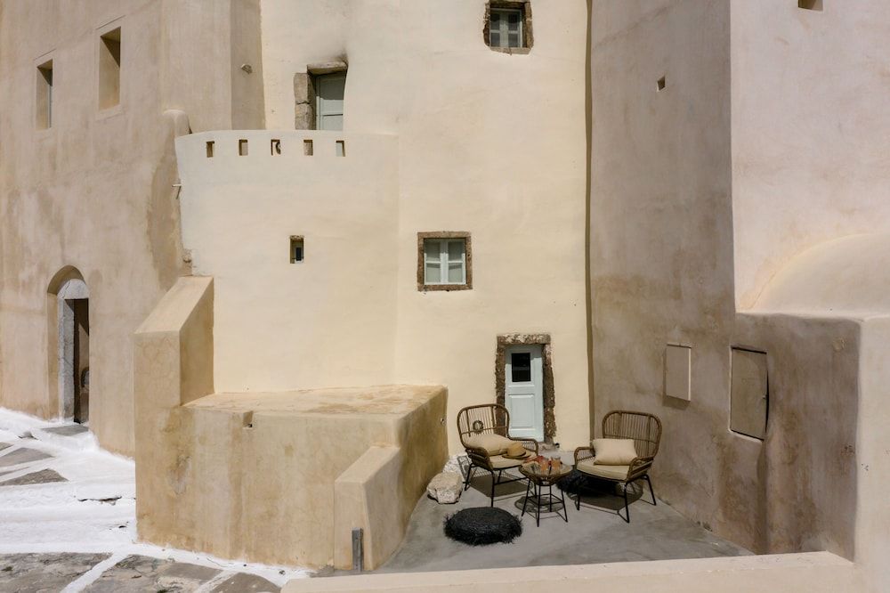 undefined Exi Castle Suites 6