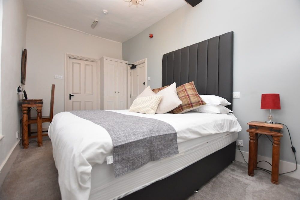 The Halford Bridge Inn Classic Double Room, Ensuite