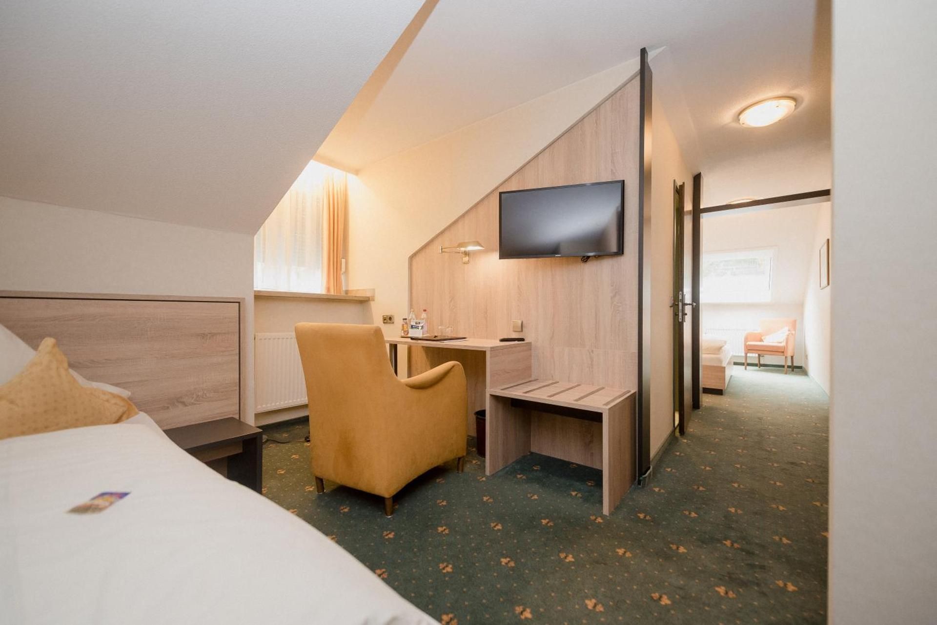 Family Room (2 Adults + 3 Children)