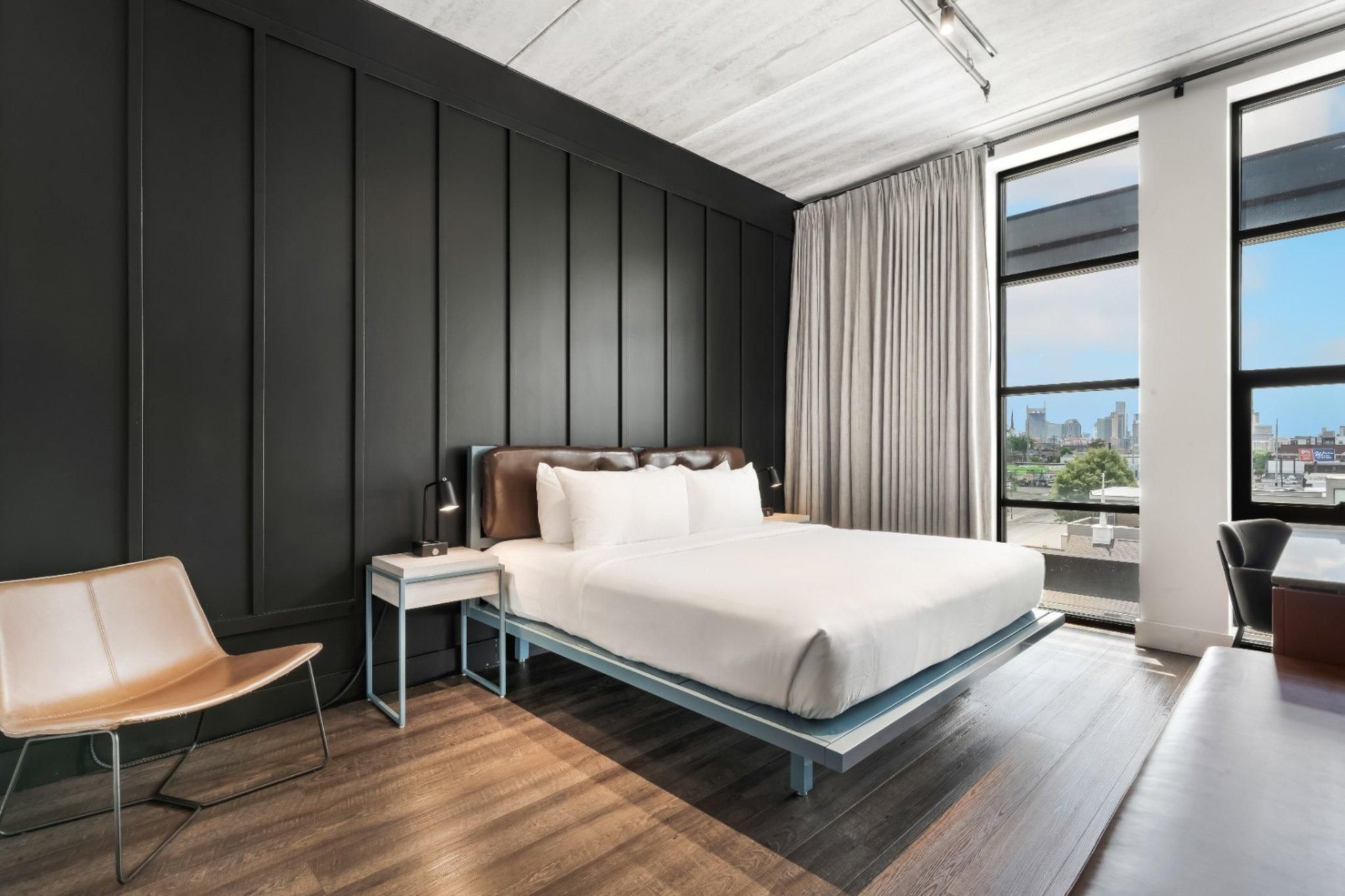 Waymore's Guest House Skyline View King Room 2