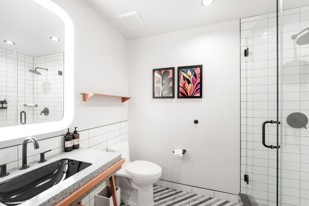 Waymore's Guest House Suite, 2 Bedrooms, Kitchenette 3