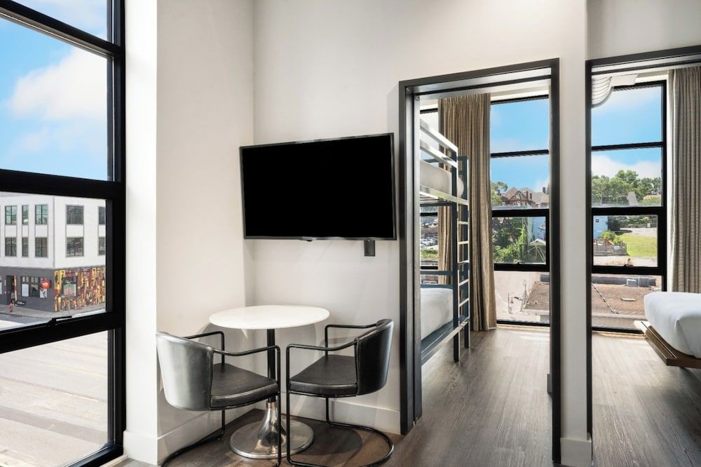 Waymore's Guest House Suite, 2 Bedrooms, Kitchenette 4