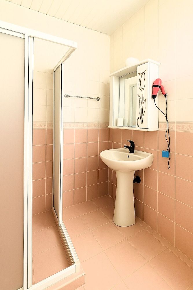 Doga Hotel Standard Triple Room 3