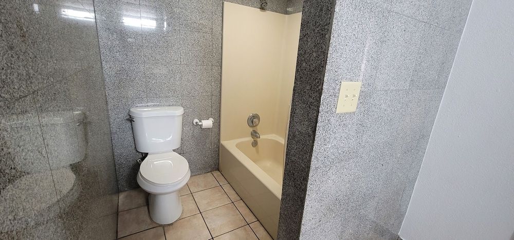 Capital Inn Room, 2 Queen Beds, Smoking 10