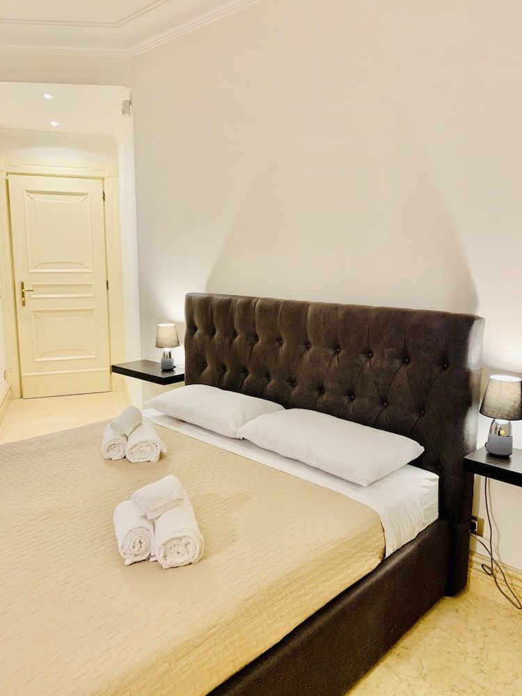 undefined Simon's Guest House Rome