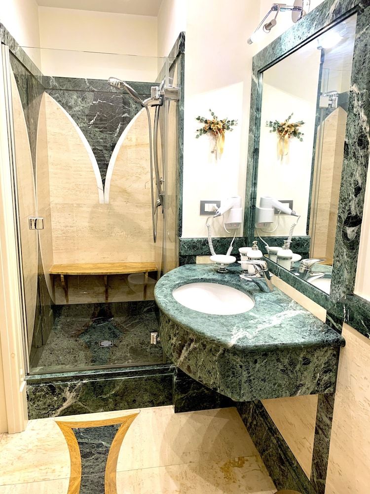 undefined Simon's Guest House Rome 6