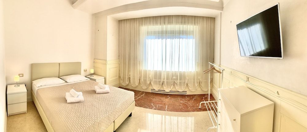 undefined Simon's Guest House Rome 3