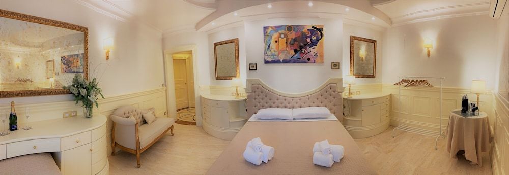 undefined Simon's Guest House Rome 4