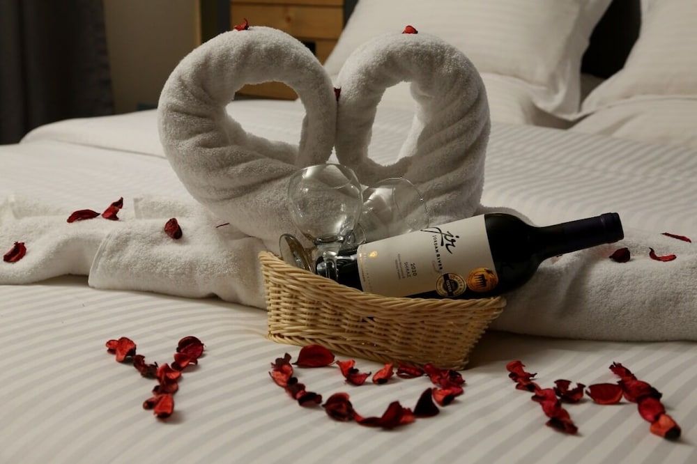 Aitch Boutique Hotel - an LIH Hotel Deluxe Twin Room 4