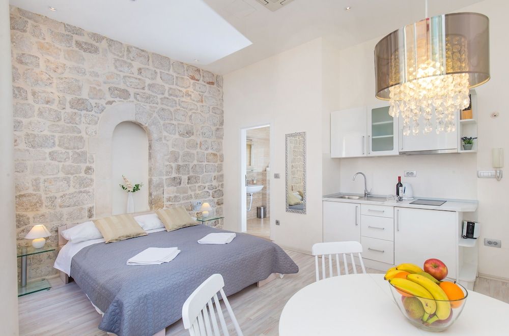 Apartments Lausion Classic Studio 6