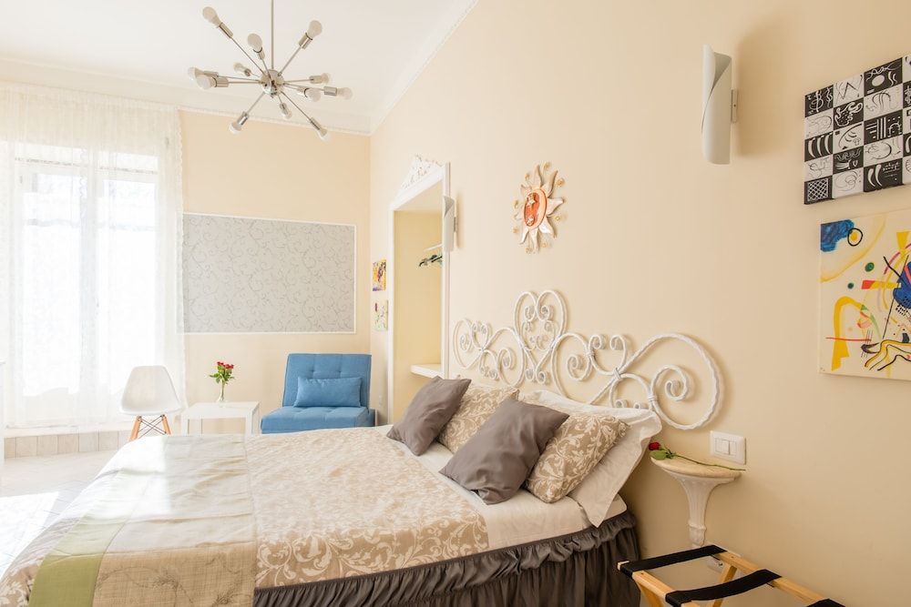 undefined Residence Santa Teresa a Chiaia